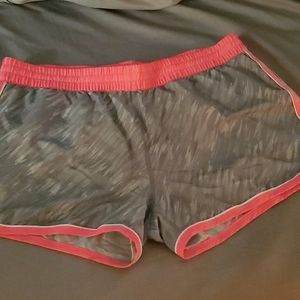 SOLD! UNDER ARMOR HEAT GEAR BREAST CANCER SHORTS